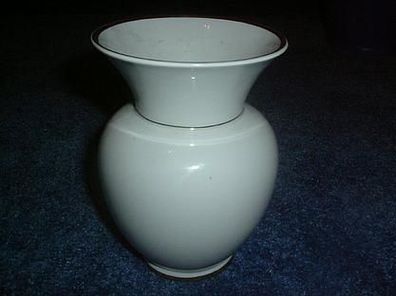 praktische Vase aus Porzellan-weiß mit Goldrand