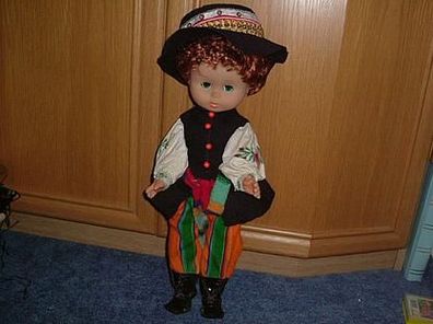 schöne alte Puppe mit Schlafaugen-Originalbekleidung