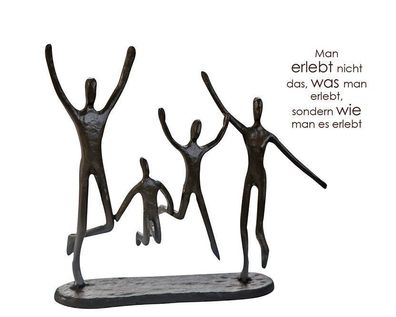 Skulptur Jumping H22cm Eisen brüniert Familie Figur Freude Erlebnis Geschenk