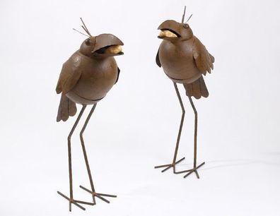 RABE MIT STEIN im Schnabel 67cm Metall Figur braun lackiert Krähe Vogel