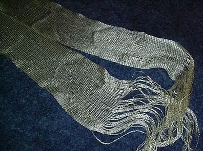 feiner Schal in schöner Qualität-neutrale Farbe