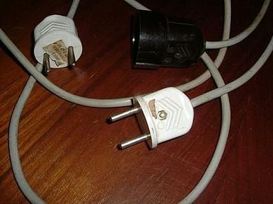 alte Kabel mit 2 poligen Stecker und Kupplung