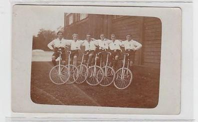 36157 Foto Ak Kunstradfahrer Mannschaft um 1920