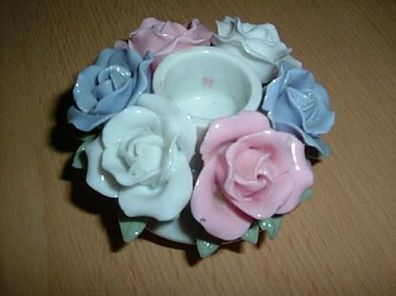 Kerzenhalter für eine Kerze-mit farbigen Blumen