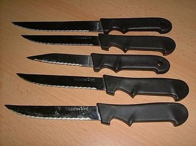 5 Küchenmesser mit schwarzen Griff