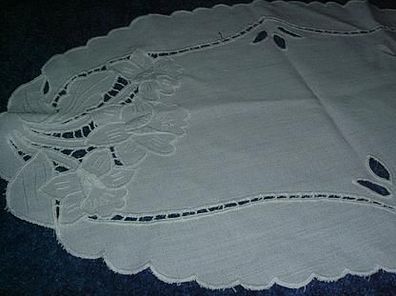 ovale Decke mit Weiß und Lochstickerei-62 x38m-