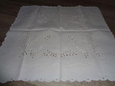 Tischdecke weiß mit Loch-und Zierstickerei Baumwolle 55x60cm Handarbeit