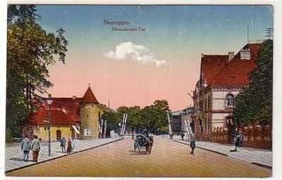 39737 Ak Neuruppin Rheinsberger Tor um 1910
