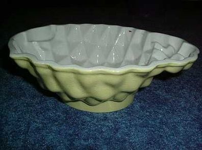 schöne alte Keramikschale/ Puddingform-Ananas