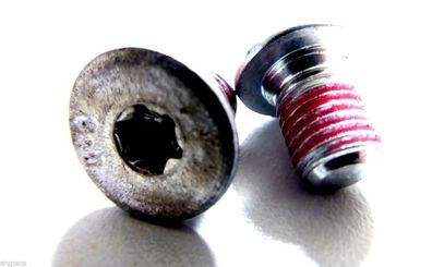 1x NK SCHRAUBE BREMSSCHEIBE CHRYSLER MERCEDES CLK W245 W203 C 180 CLS VIANO VITO