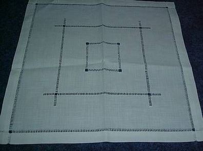 Deckchen mit Lochstickerei-25 x 25cm