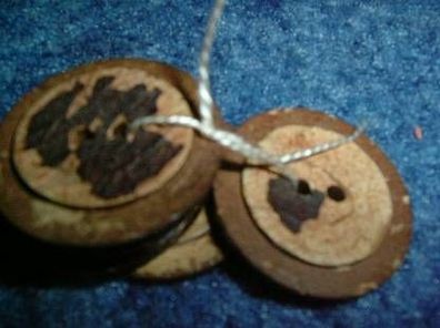 5 Knöpfe aus Holz mit Kork-2 Loch
