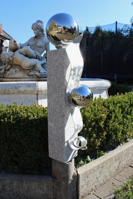 Skulptur - Gartendekoration, Granitpalisade und Edelstahlkugel