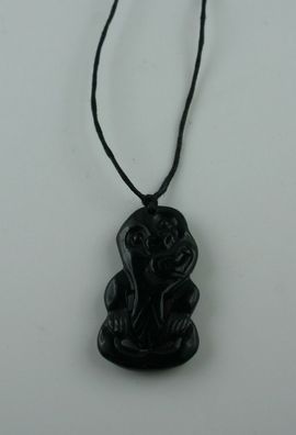 Maori Jade Carving aus Neuseeland Hei Tiki schwarze Jade dunkle Jade