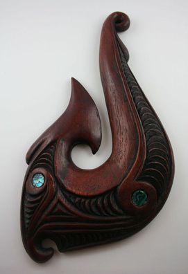 Maori Fishhook Redwood Holz Paua Muschel