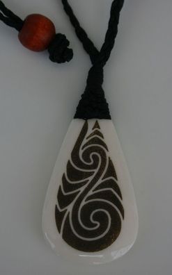 Maori Bone Carving aus Neuseeland Tropfen