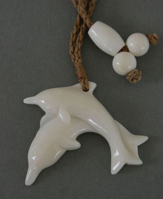 Carving aus Neuseeland Delphine