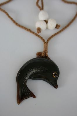 Horn Carving aus Hawaii Delphin