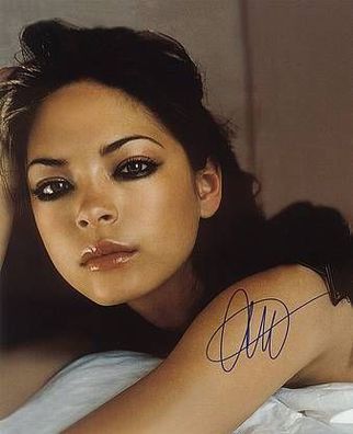 Original Autogramm Kristin KREUK auf Großfoto (COA)