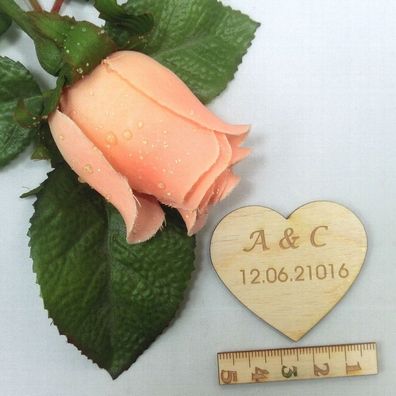 Geschenk zur Hochzeit, Herz mit Gravierten Initialien vom Brautpaar, 8 cm Holz