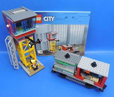 LEGO® City Eisenbahn 60198 Leitstelle mit Figur und Containerwaggon mit Figur