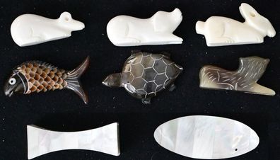 Eßstäbchen- & Messerbank aus Horn, Perlmutt 4-5 cm, Fisch Hund Katze Schildkröte