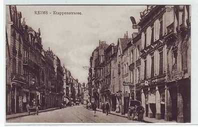45324 Ak Reims Etappenstrasse mit Geschäften um 1915