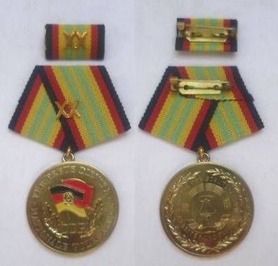 DDR Medaille NVA für treue Dienste XX Jahre im Etui