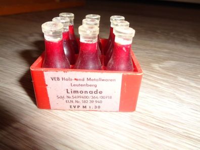 9 Flaschen für Kaufmannsladen - limonade Kiste rot