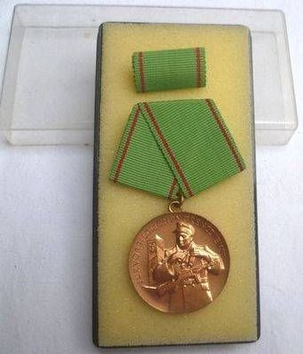 DDR Medaille für vorbildlichen Grenzdienst im Etui