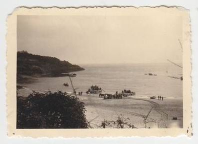 09943 Foto Port la Mer Geschütze auf Flößen 1940