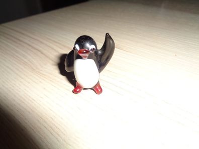 süsse kleine Glasfigur- Glas-Setzkasten Pinguin
