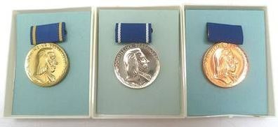 3 x DDR Medaille Pestalozzi Gold Silber Bronze mit Etui