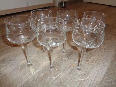 6 alte Weingläser mit eingeschliffenen Muster-Böhmisches Glas