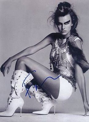 Original Autogramm Filippa Hamilton auf Großfoto (COA)