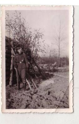46304 Foto Deutscher Soldat Infanterie mit Orden 2. WK