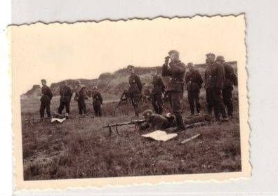 48432 Foto Deutsche Soldaten bei MG Schießübungen 2. WK