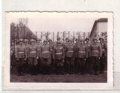49039 Foto Deutsche Offiziere beim Fahnenappell 2. WK