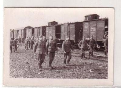 16150 Foto Deutsche Soldaten beim Bahntransport 2. WK