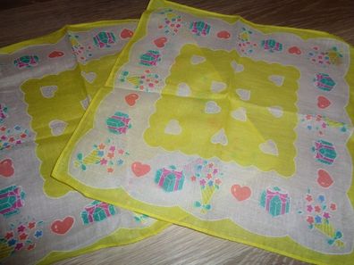 2 bunte Taschentücher mit ausgefallenen Muster