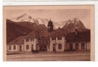 48614 Ak Bahnhof Garmisch Partenkirchen um 1930