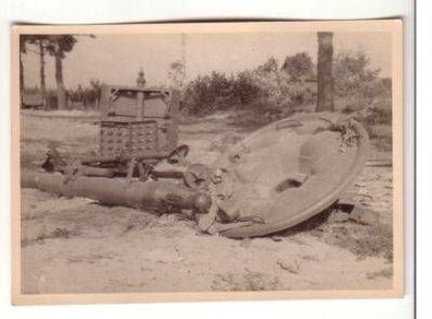 37538 Foto Ukraine zerstörter Granatwerfer 2. Weltkrieg