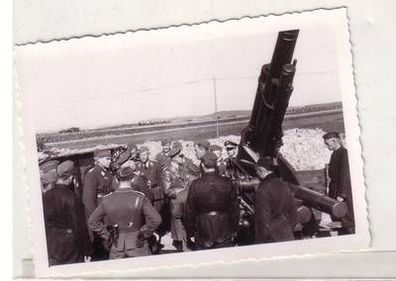 47348 Original Foto Offiziere inspizieren Flakstellung 2. Weltkrieg um 1941