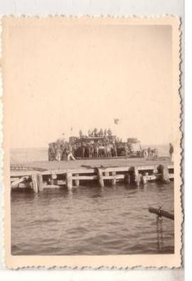 48189 Original Fotos Landungsbrücke mit Fähre 2. Weltkrieg