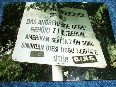 3039--Ansichtskarte--Berlin-Hinweisschild in Kreuzberg