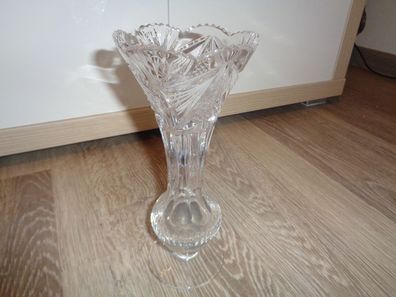 schöne Vase aus Kristall mit geschliffenen Muster 21cm hoch