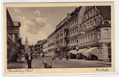 51454 Ak Brandenburg Havel Steinstrasse mit Geschäften um 1940