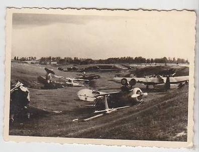 48167 Militär Foto russischer Flugplatz zerstörte Flugzeuge 2. Weltkrieg