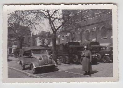 33933 Militär Foto Deutscher Wagenpark bei Brüssel 2. Weltkrieg