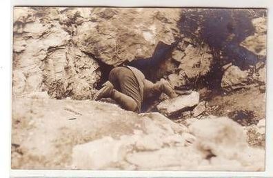 52876 Foto Mazedonien Soldat "Ein kühler Trunk" 1. Weltrkieg um 1916